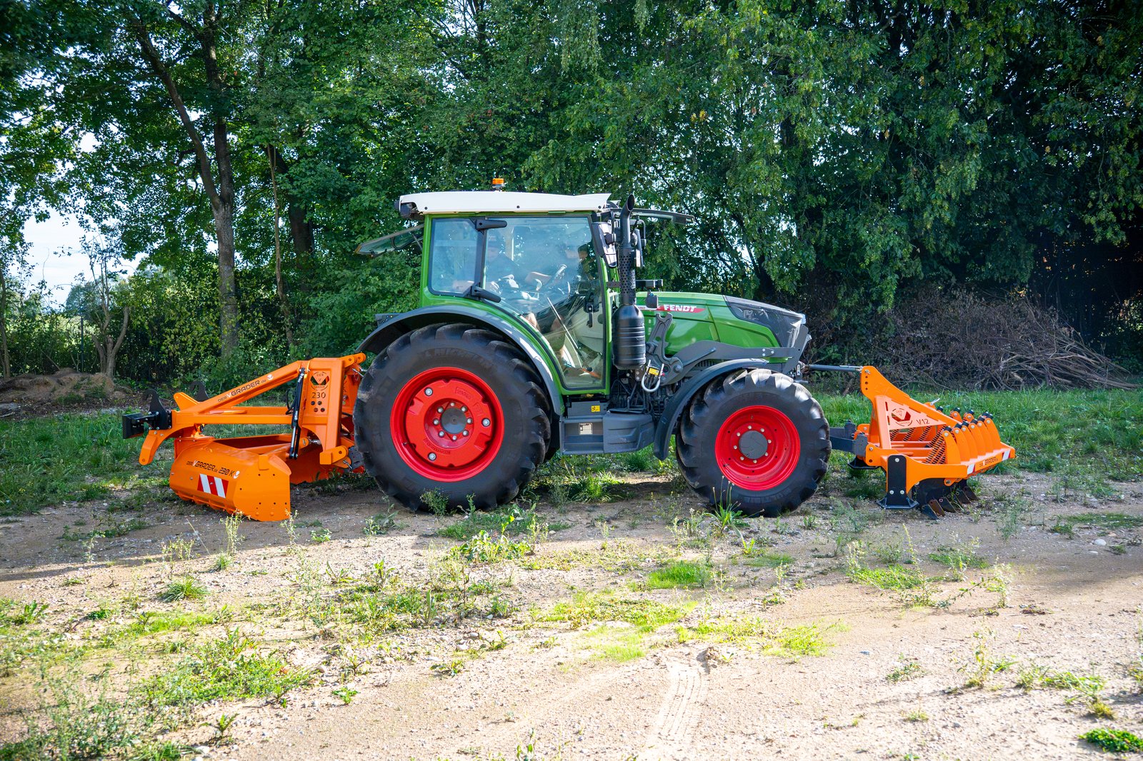 V12-Aufreißer und VGrader gemeinsam im Einsatz
